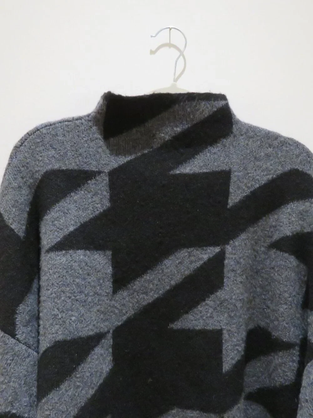 EVEREVE Brielle Large Houndstooth Pullover Mock Neck Sweater Medium Soft Comfy - Picture 10 of 14
